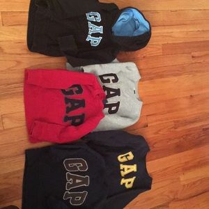🚫SOLD🚫Lot of 5 Gap sweatshirts, size 3T